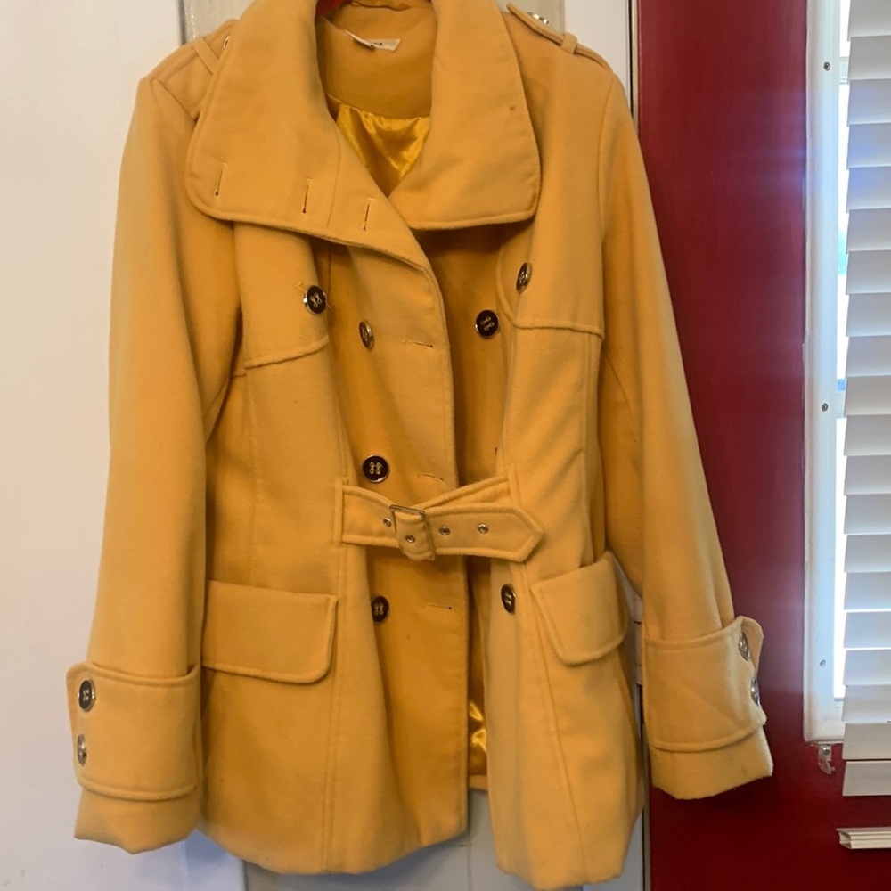 Cute coat! Gold fully lined!